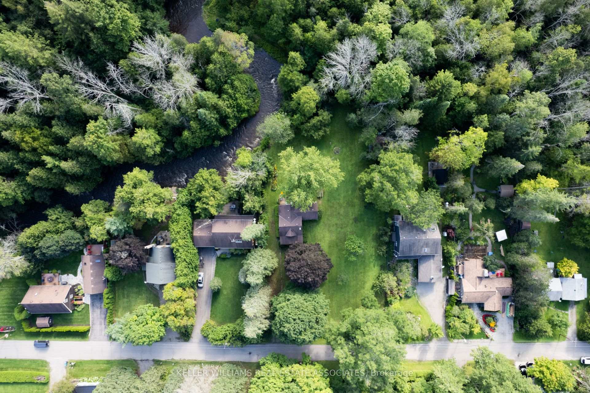 Photo 5 of 272 Dominion Street, Caledon, Rural Caledon — HOMEH