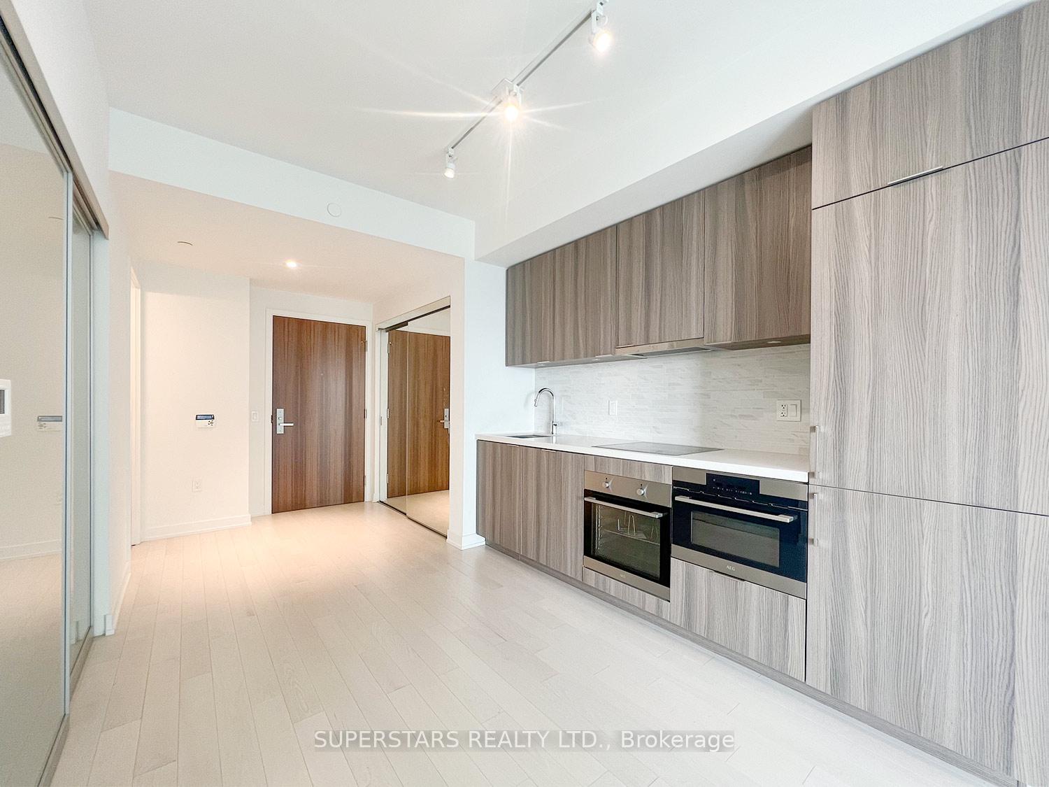 Photo 3 of Unit 410, 15 Queens Quay E, Toronto, Waterfront Communities — HOMEH