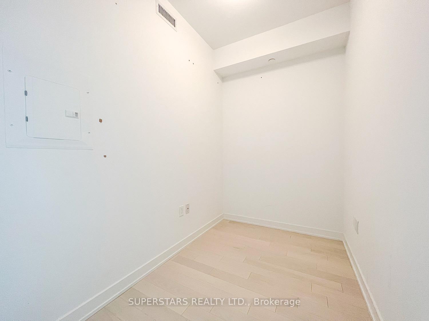 Photo 2 of Unit 410, 15 Queens Quay E, Toronto, Waterfront Communities — HOMEH