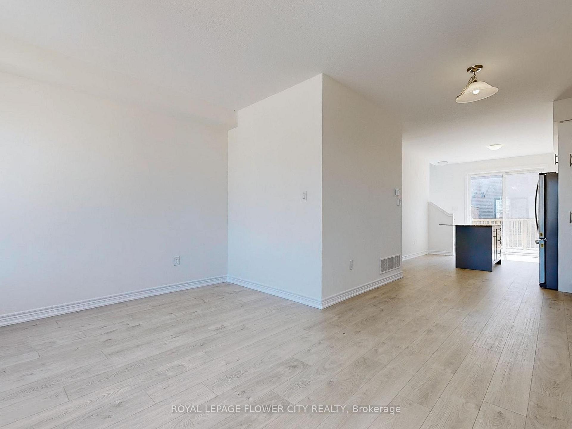 Photo 4 of Unit 106, 10 Birmingham Drive N, Cambridge — HOMEH