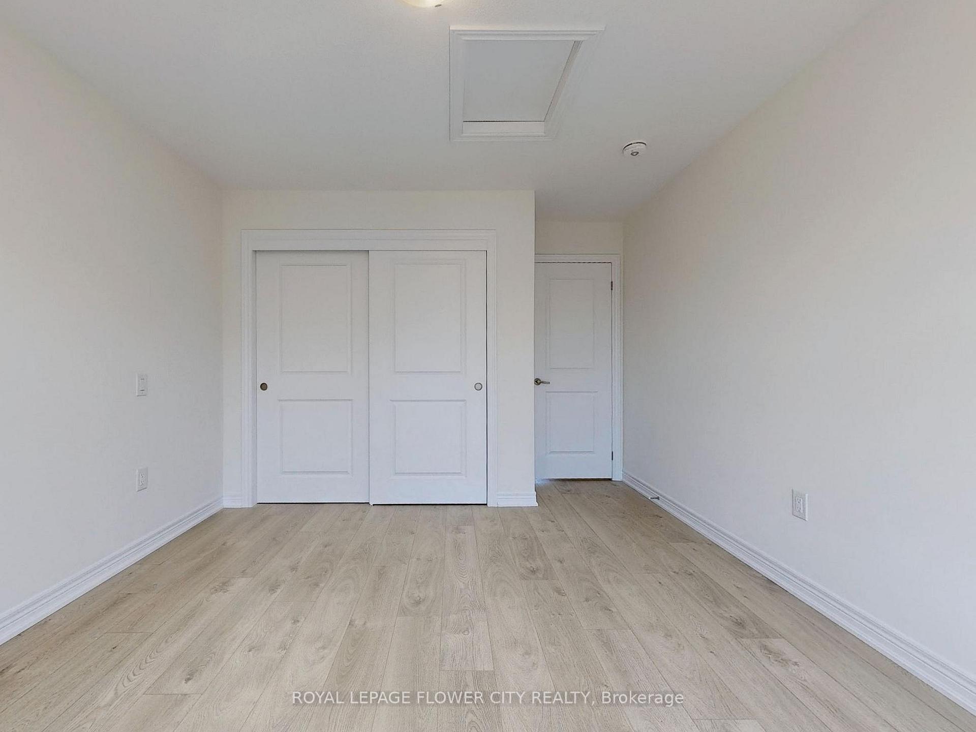 Photo 15 of Unit 106, 10 Birmingham Drive N, Cambridge — HOMEH