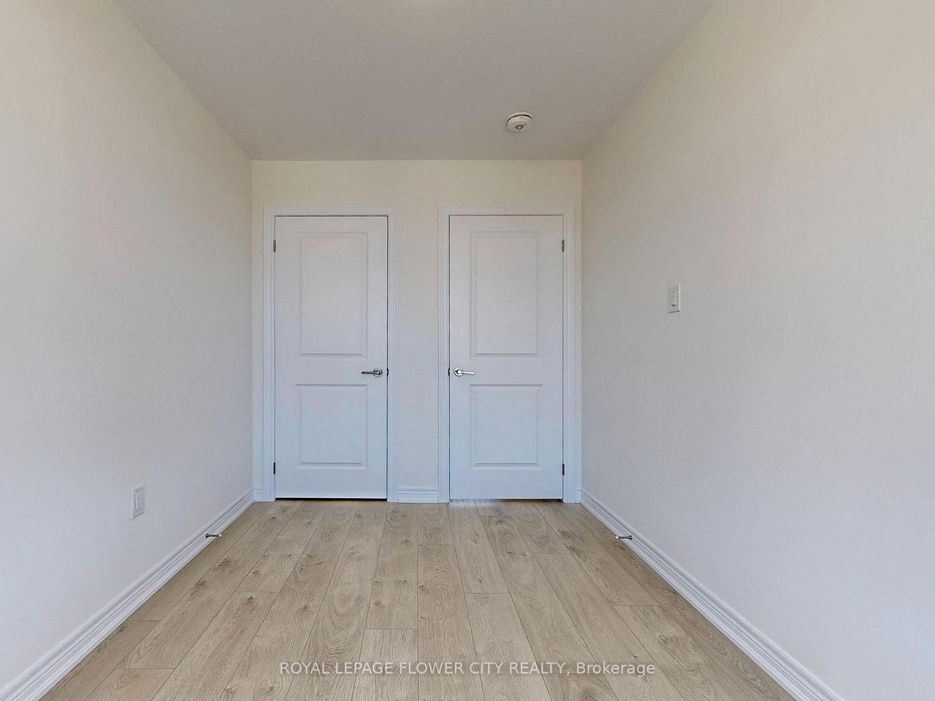 Photo 13 of Unit 106, 10 Birmingham Drive N, Cambridge — HOMEH