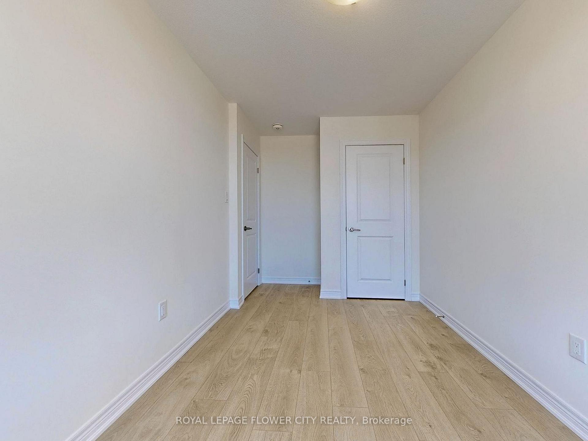 Photo 21 of Unit 106, 10 Birmingham Drive N, Cambridge — HOMEH