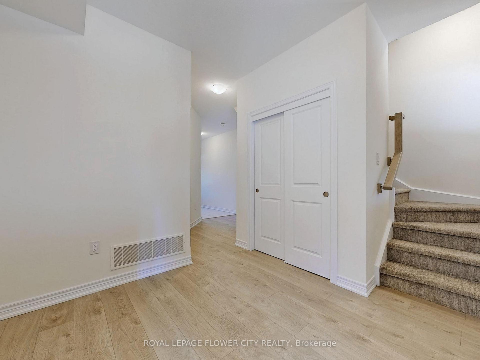 Photo 24 of Unit 106, 10 Birmingham Drive N, Cambridge — HOMEH