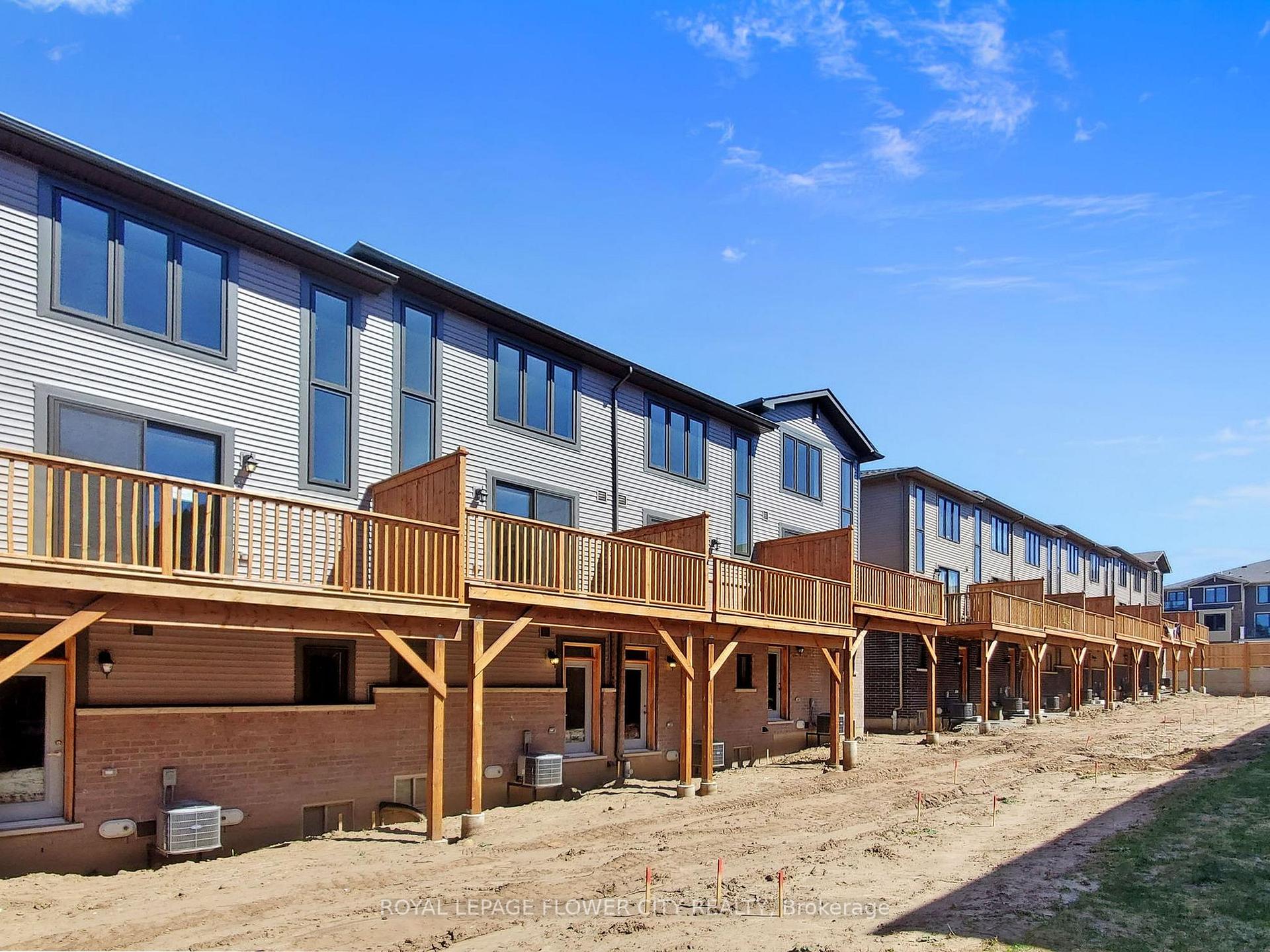 Photo 29 of Unit 106, 10 Birmingham Drive N, Cambridge — HOMEH