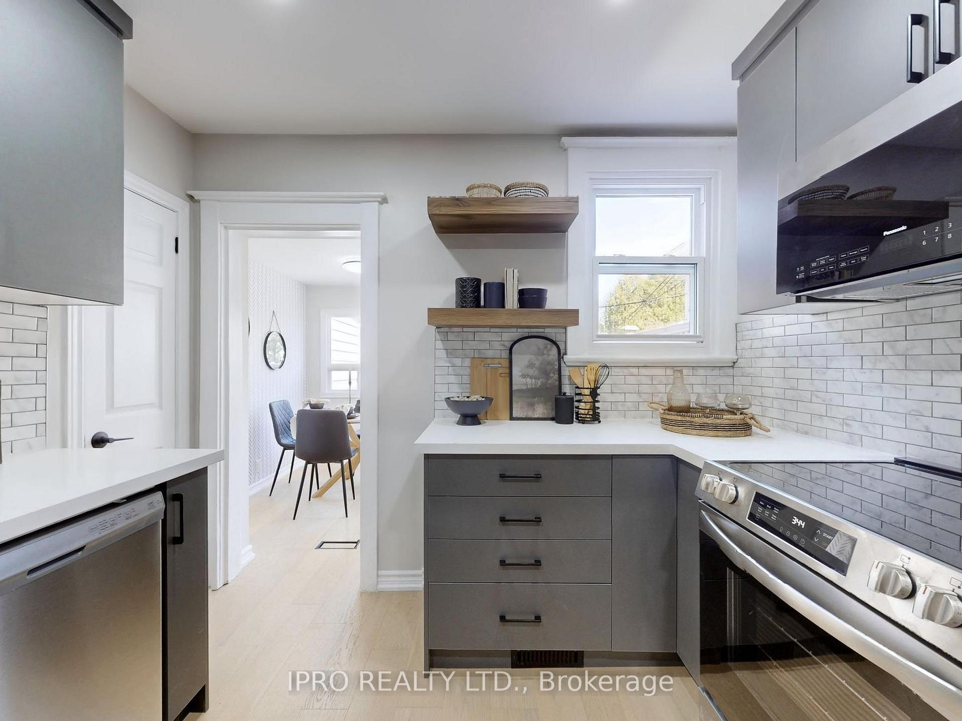 Photo 2 of 179 Chisholm Avenue, Toronto, Woodbine-Lumsden — HOMEH