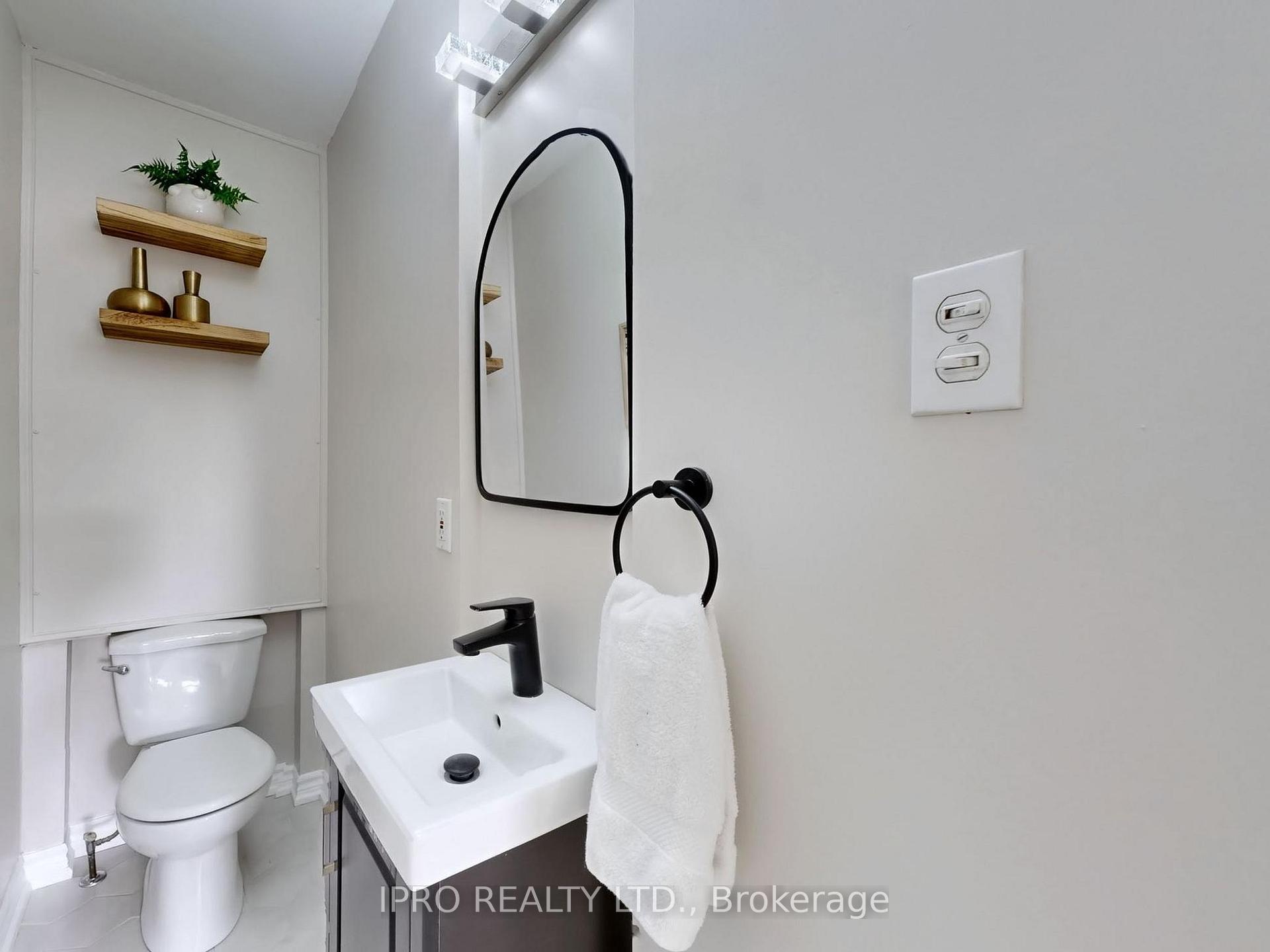 Photo 16 of 179 Chisholm Avenue, Toronto, Woodbine-Lumsden — HOMEH