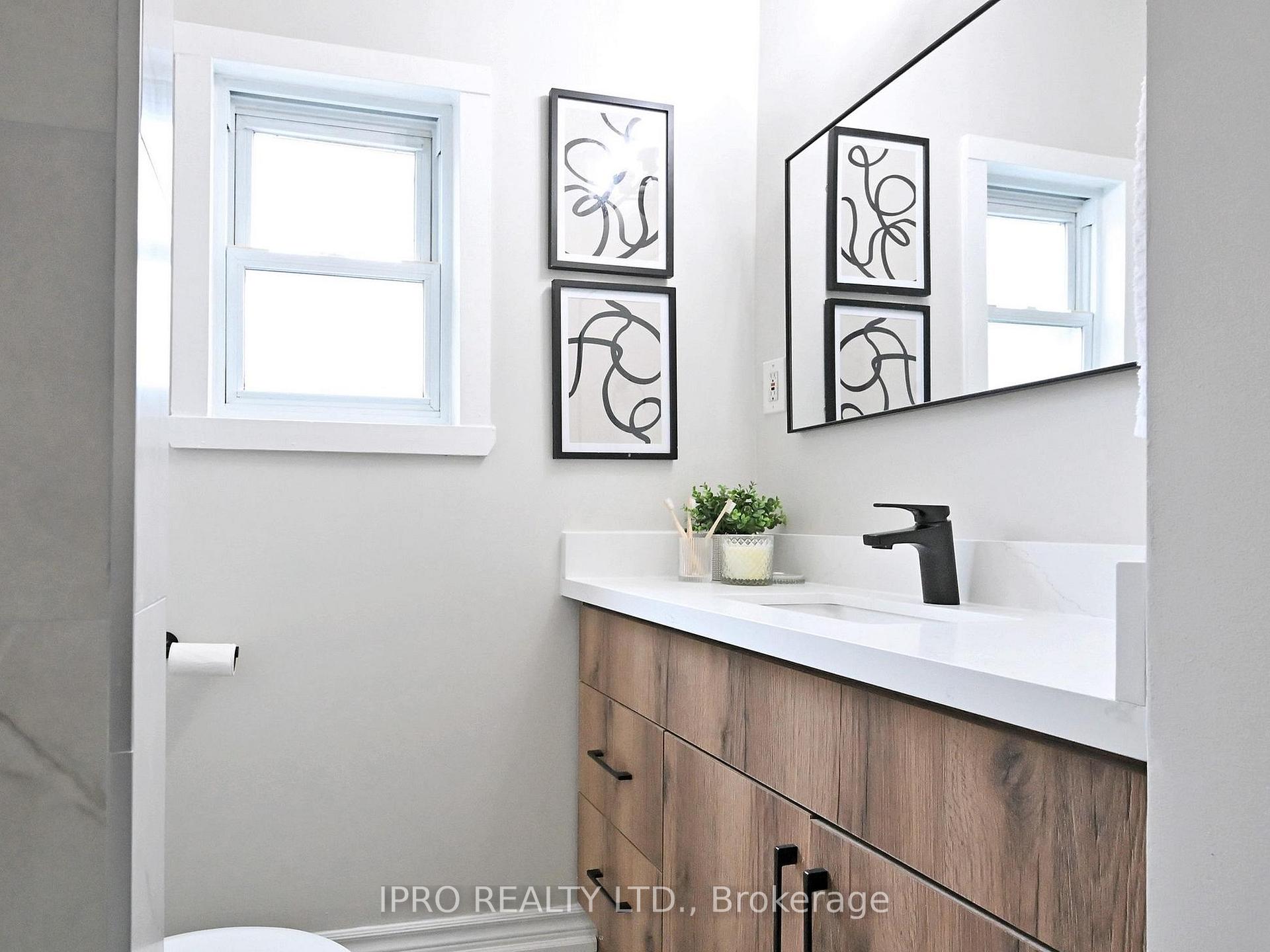 Photo 9 of 179 Chisholm Avenue, Toronto, Woodbine-Lumsden — HOMEH