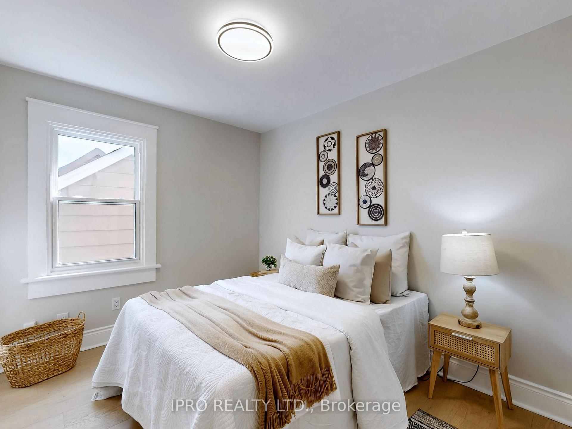 Photo 8 of 179 Chisholm Avenue, Toronto, Woodbine-Lumsden — HOMEH