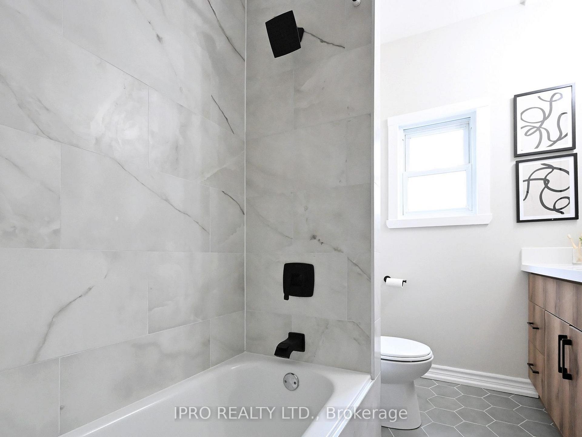 Photo 7 of 179 Chisholm Avenue, Toronto, Woodbine-Lumsden — HOMEH