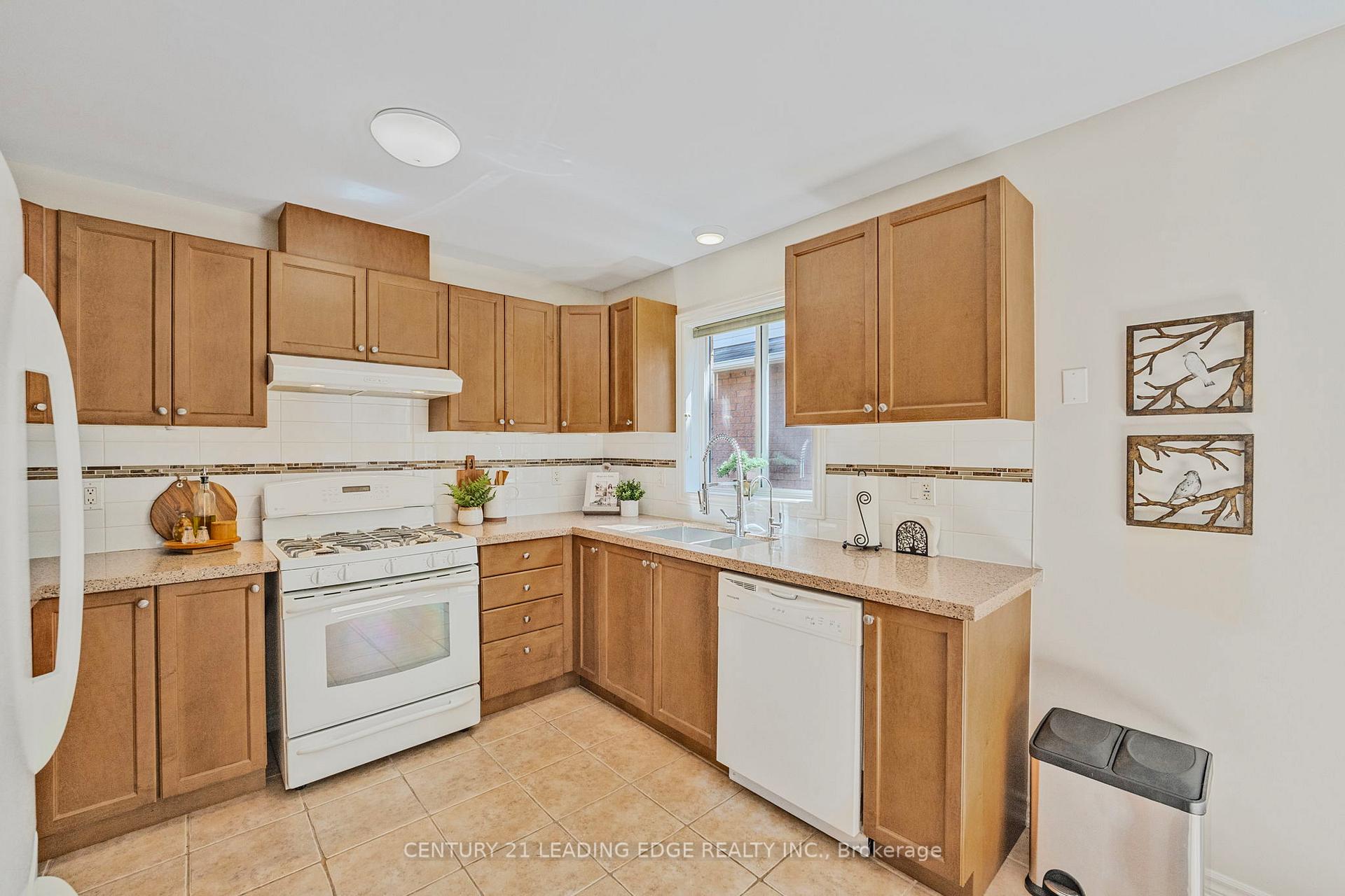 Photo 10 of 8 Norm Goodspeed Drive, Uxbridge — HOMEH