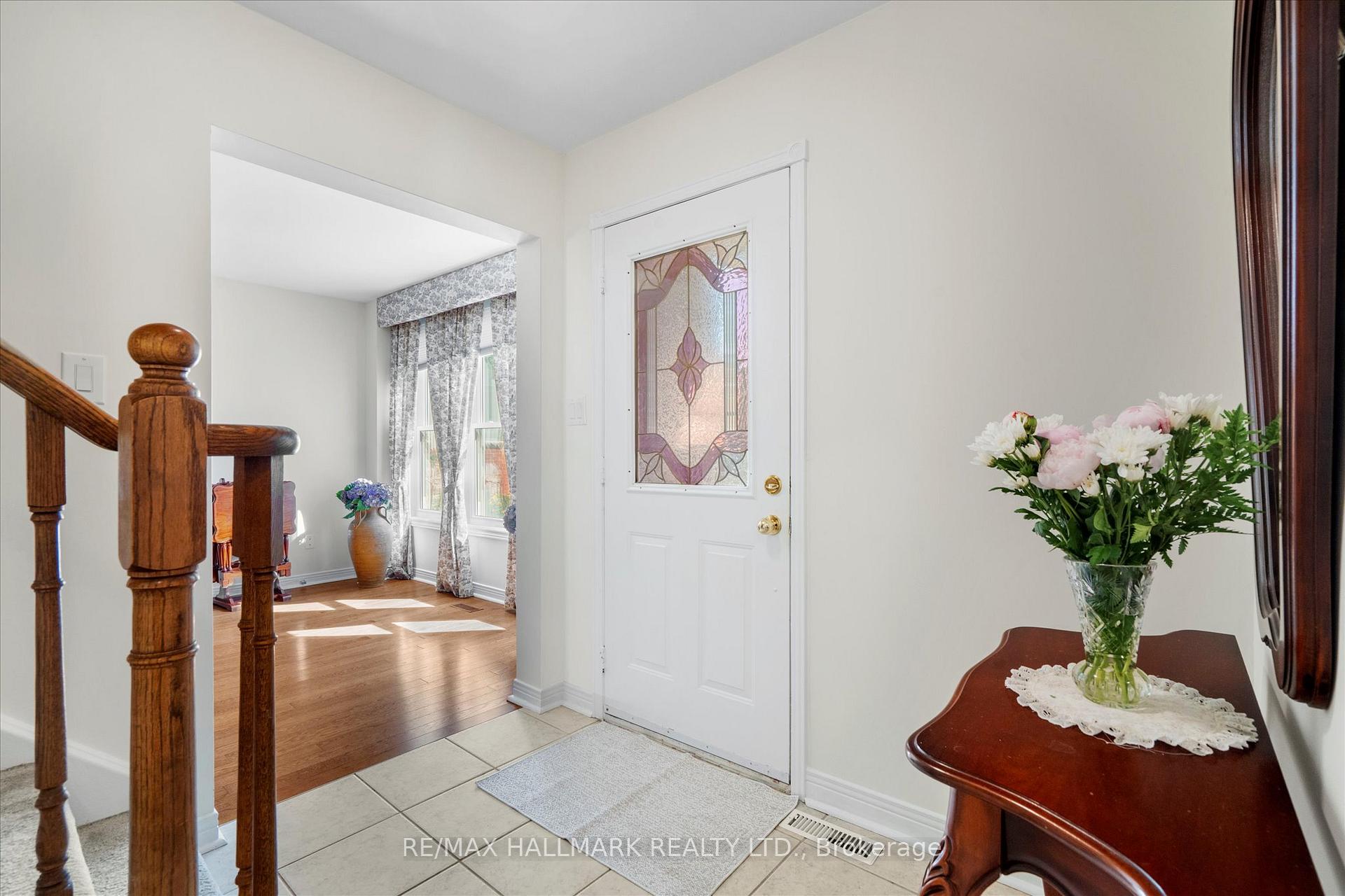 Photo 3 of 83 Lipton Crescent, Whitby, Pringle Creek — HOMEH