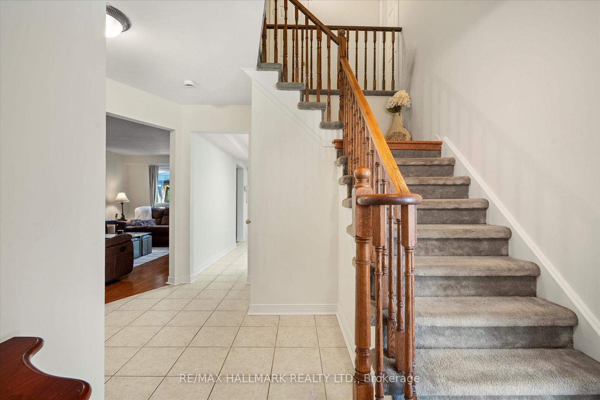 Photo 2 of 83 Lipton Crescent, Whitby, Pringle Creek — HOMEH