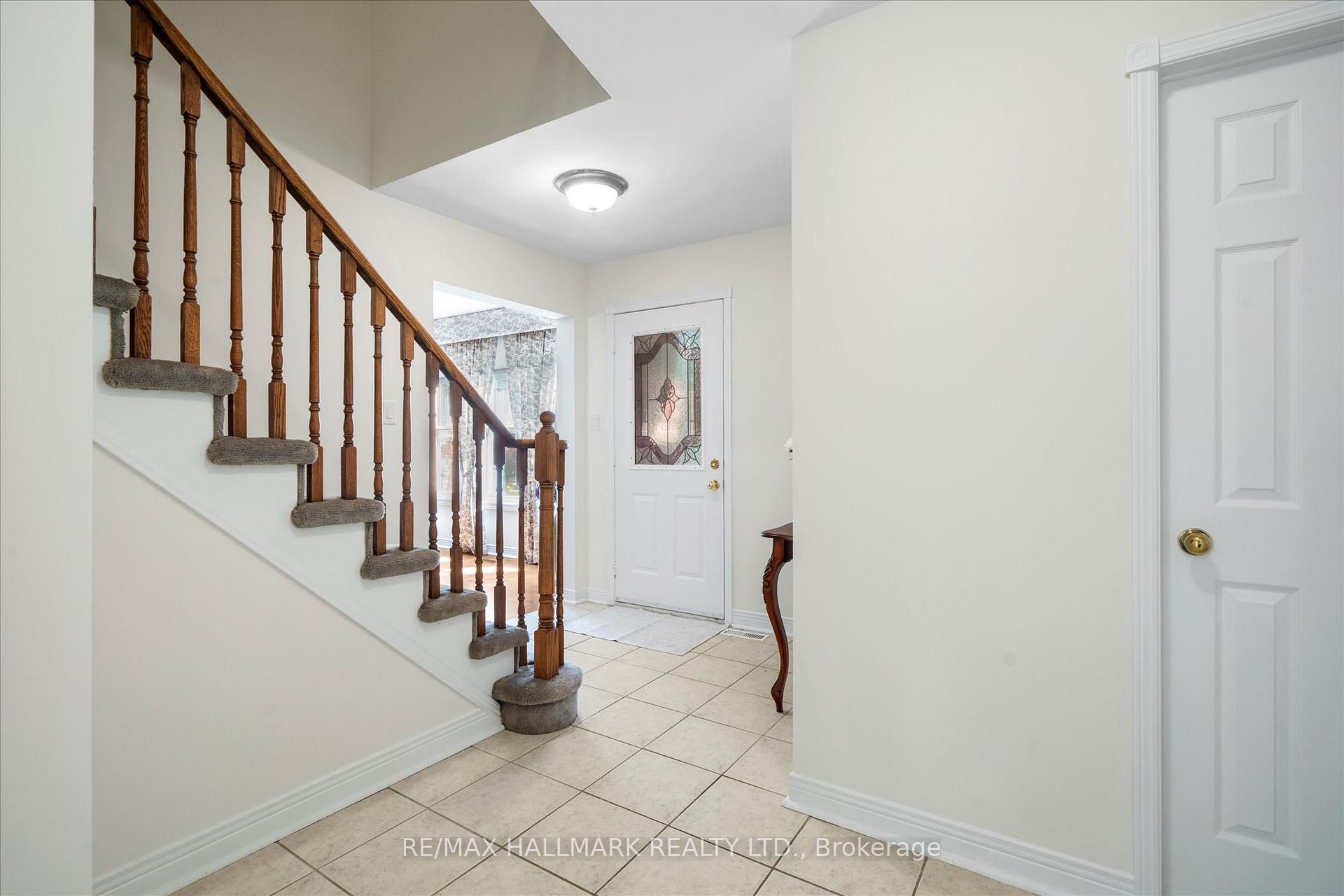 Photo 4 of 83 Lipton Crescent, Whitby, Pringle Creek — HOMEH
