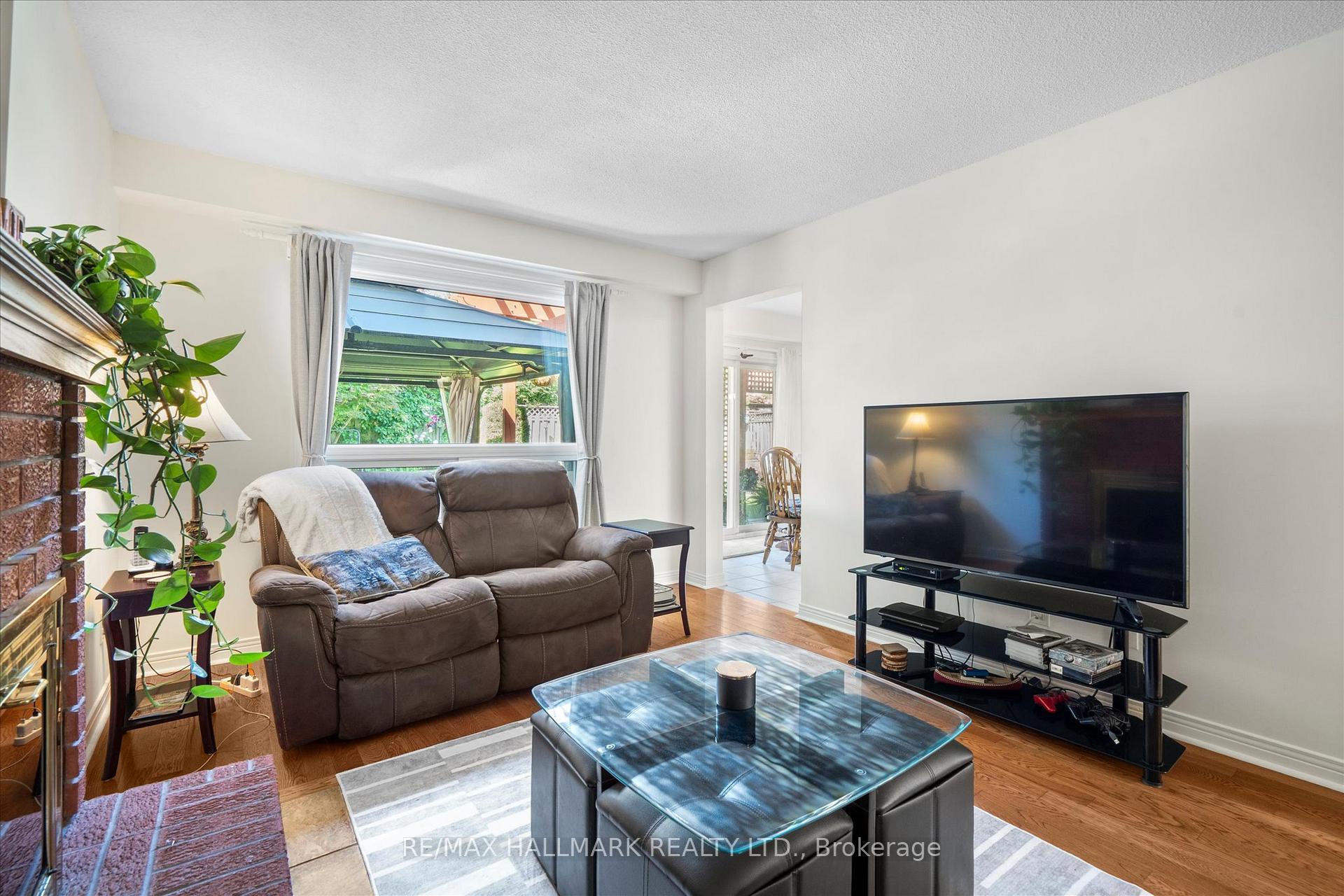 Photo 13 of 83 Lipton Crescent, Whitby, Pringle Creek — HOMEH