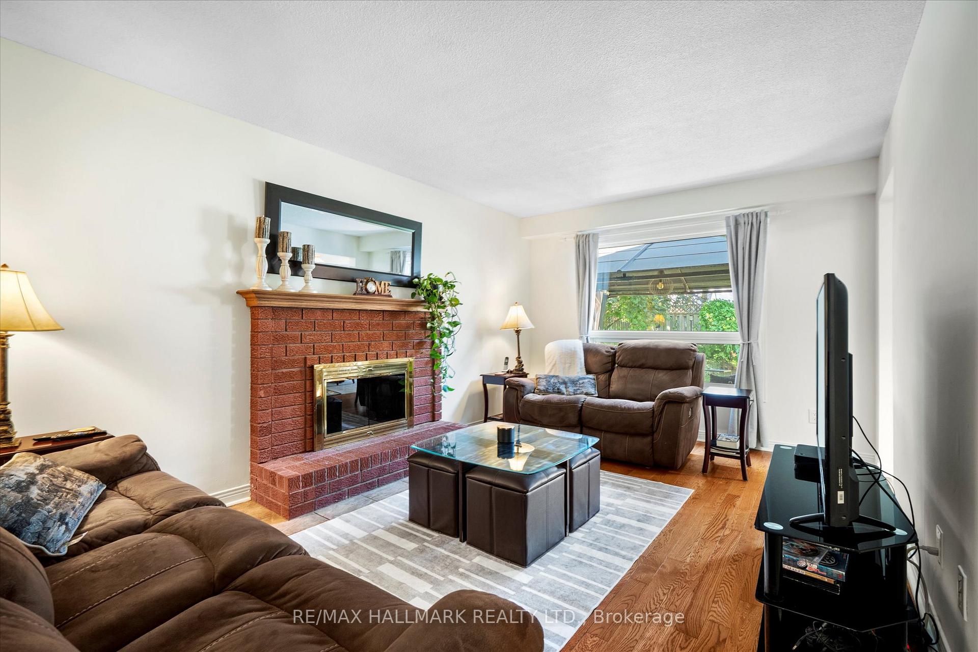Photo 14 of 83 Lipton Crescent, Whitby, Pringle Creek — HOMEH