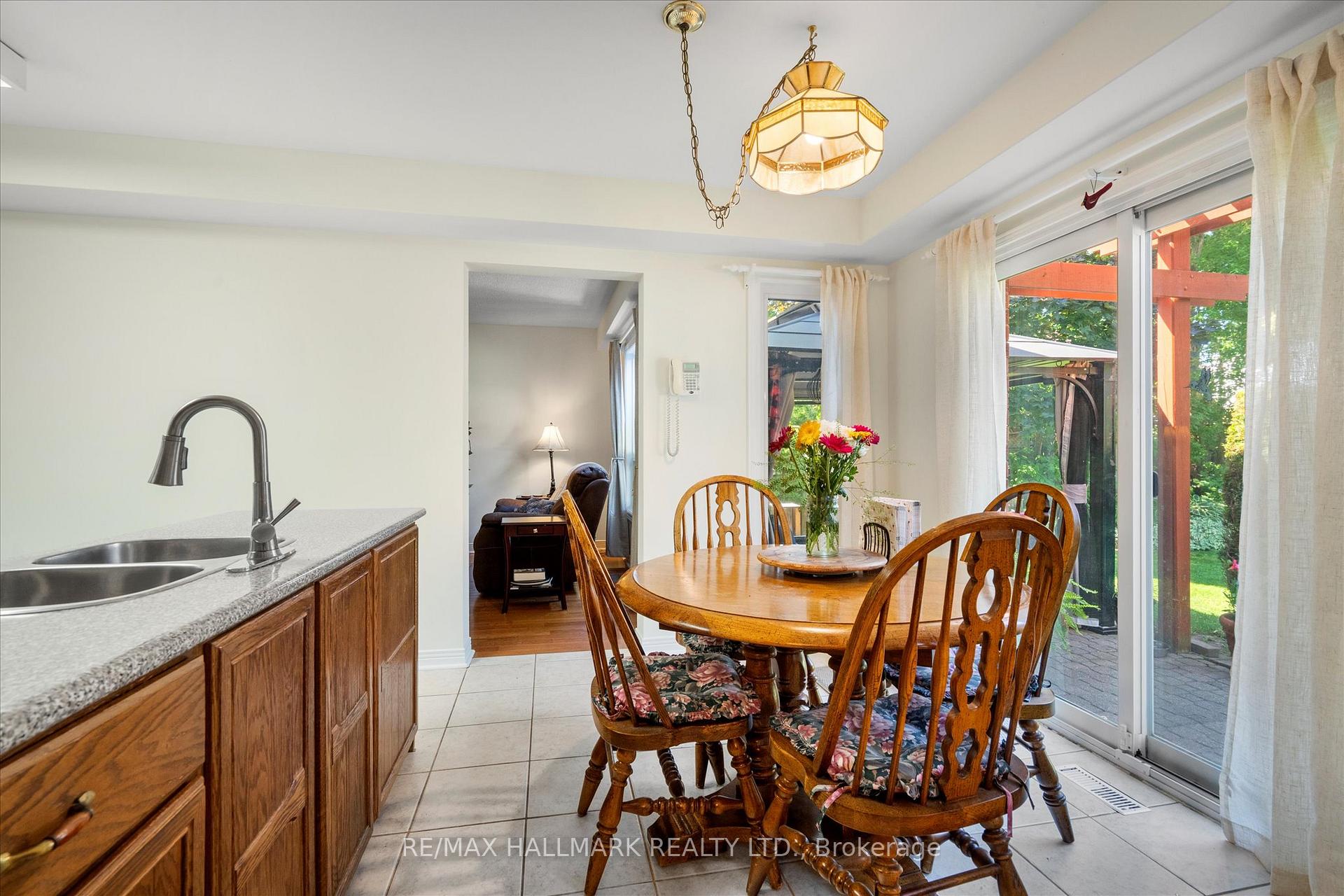 Photo 19 of 83 Lipton Crescent, Whitby, Pringle Creek — HOMEH