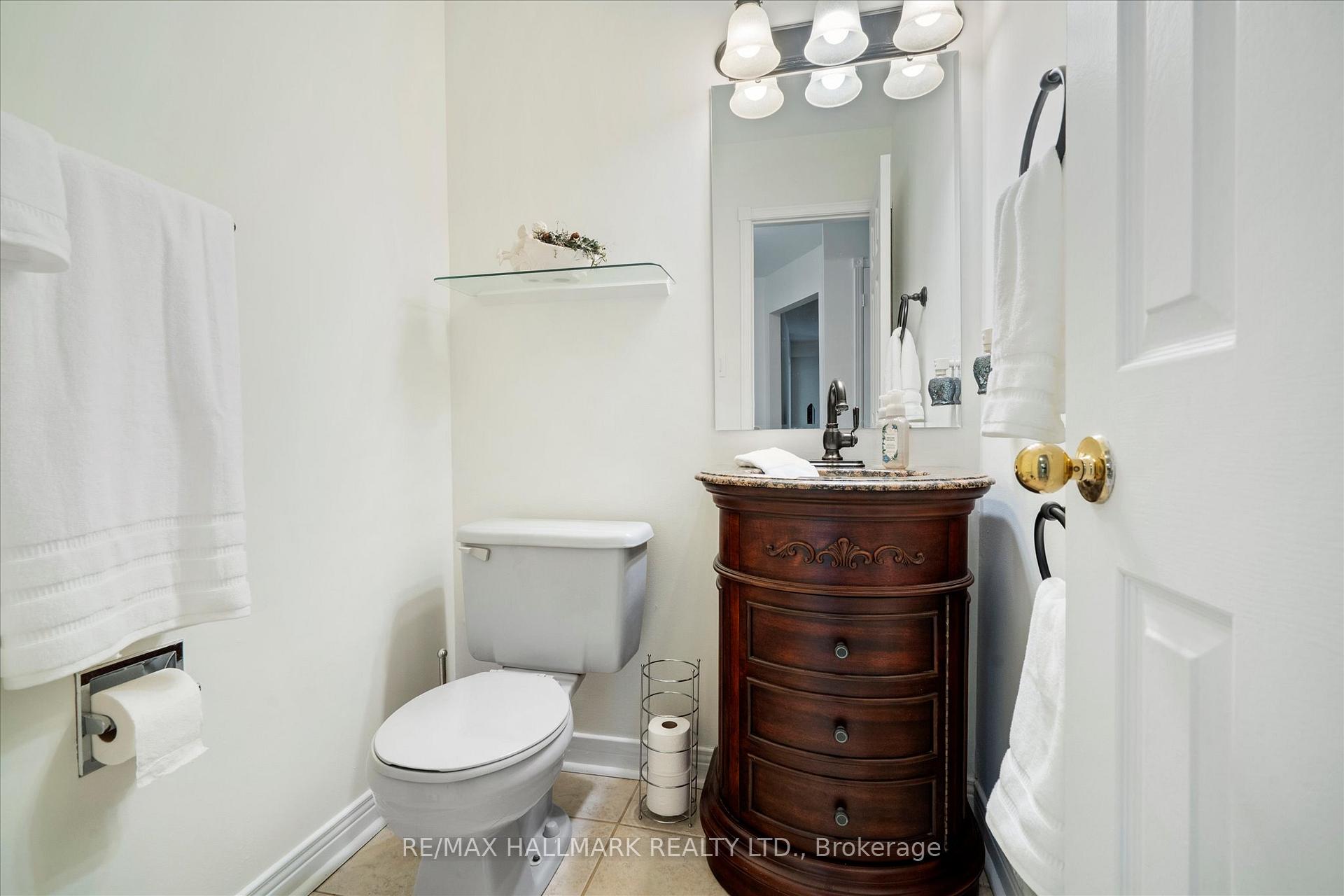 Photo 16 of 83 Lipton Crescent, Whitby, Pringle Creek — HOMEH
