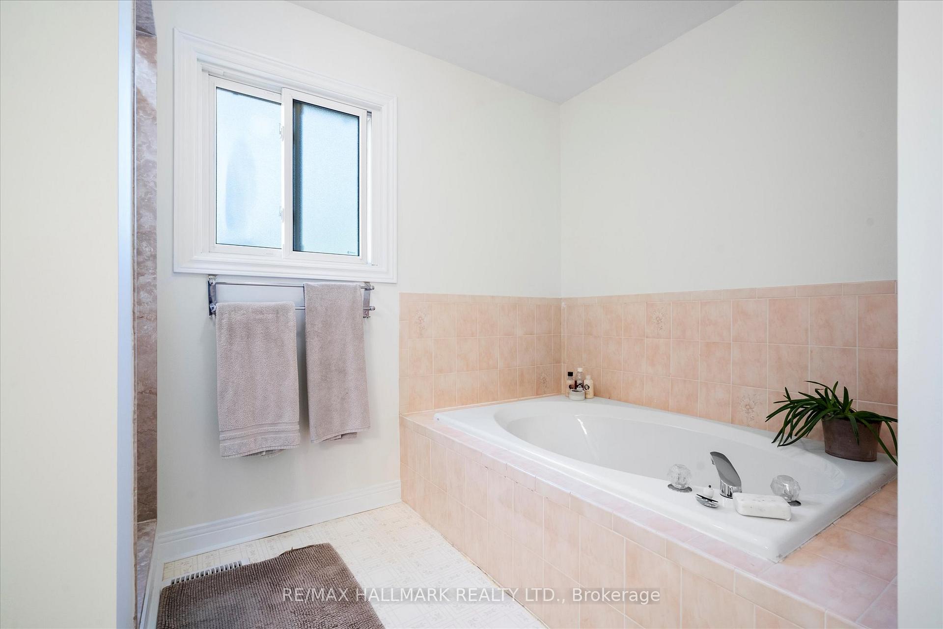 Photo 26 of 83 Lipton Crescent, Whitby, Pringle Creek — HOMEH