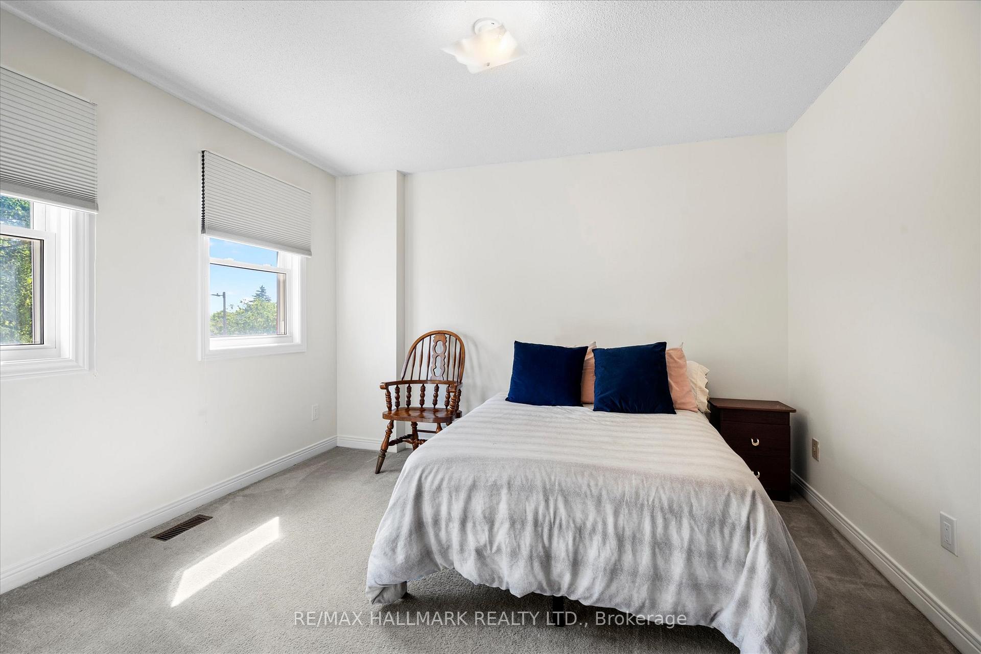 Photo 33 of 83 Lipton Crescent, Whitby, Pringle Creek — HOMEH