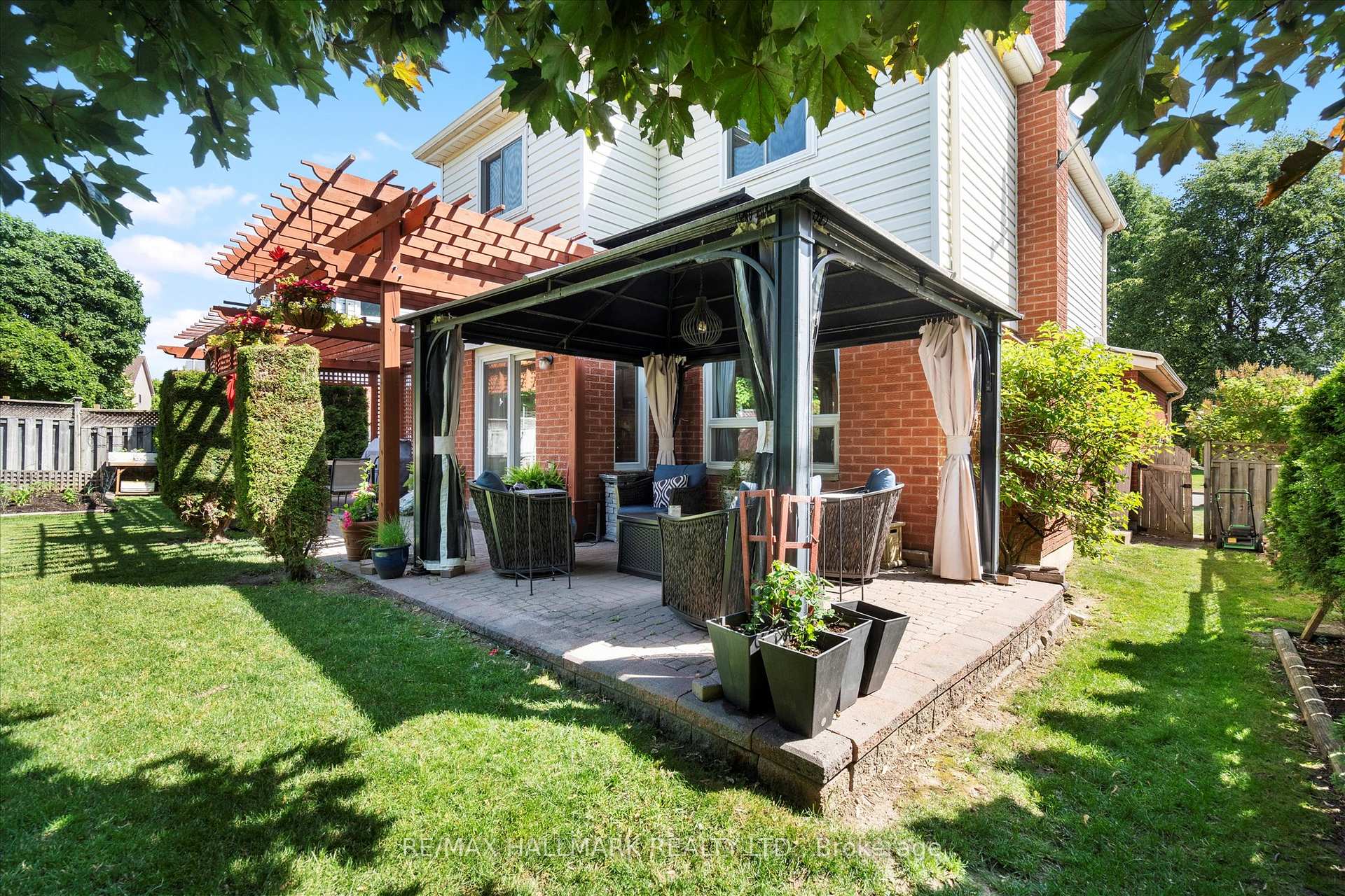 Photo 36 of 83 Lipton Crescent, Whitby, Pringle Creek — HOMEH