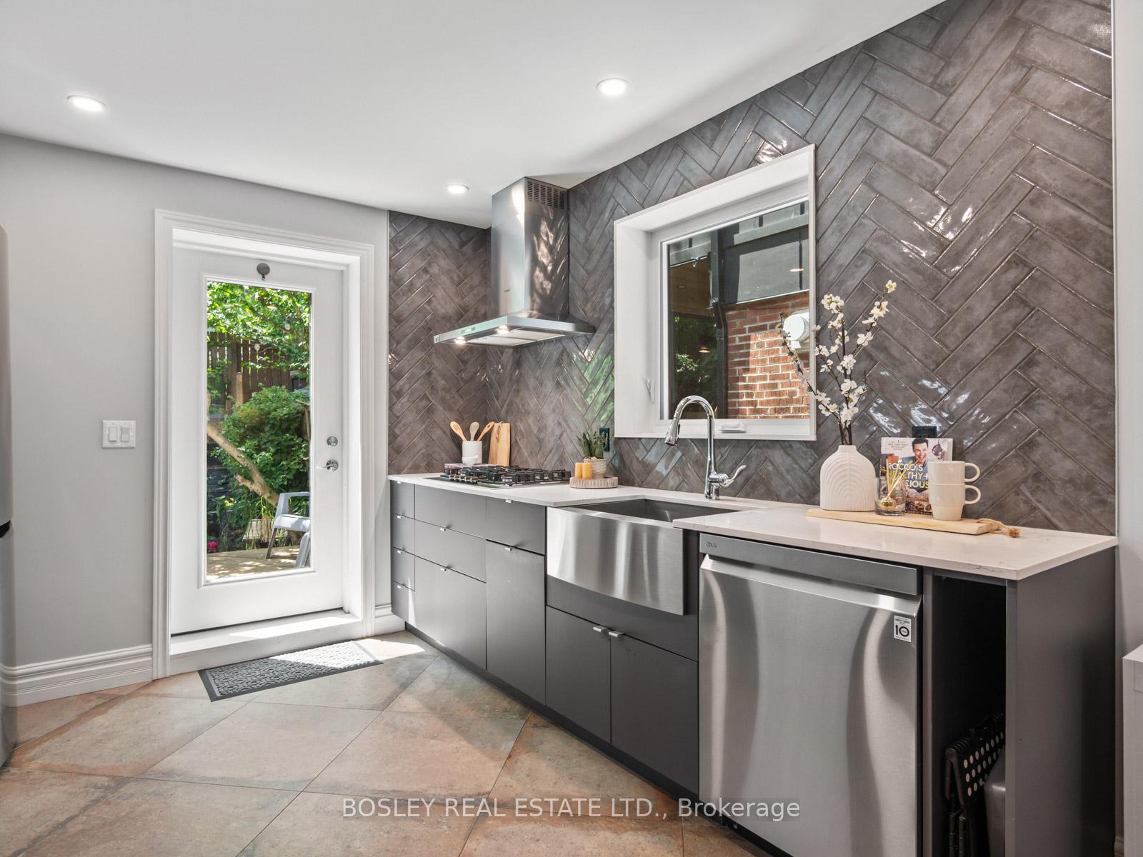 Photo 11 of 60 Glenside Avenue, Toronto, Greenwood-Coxwell — HOMEH