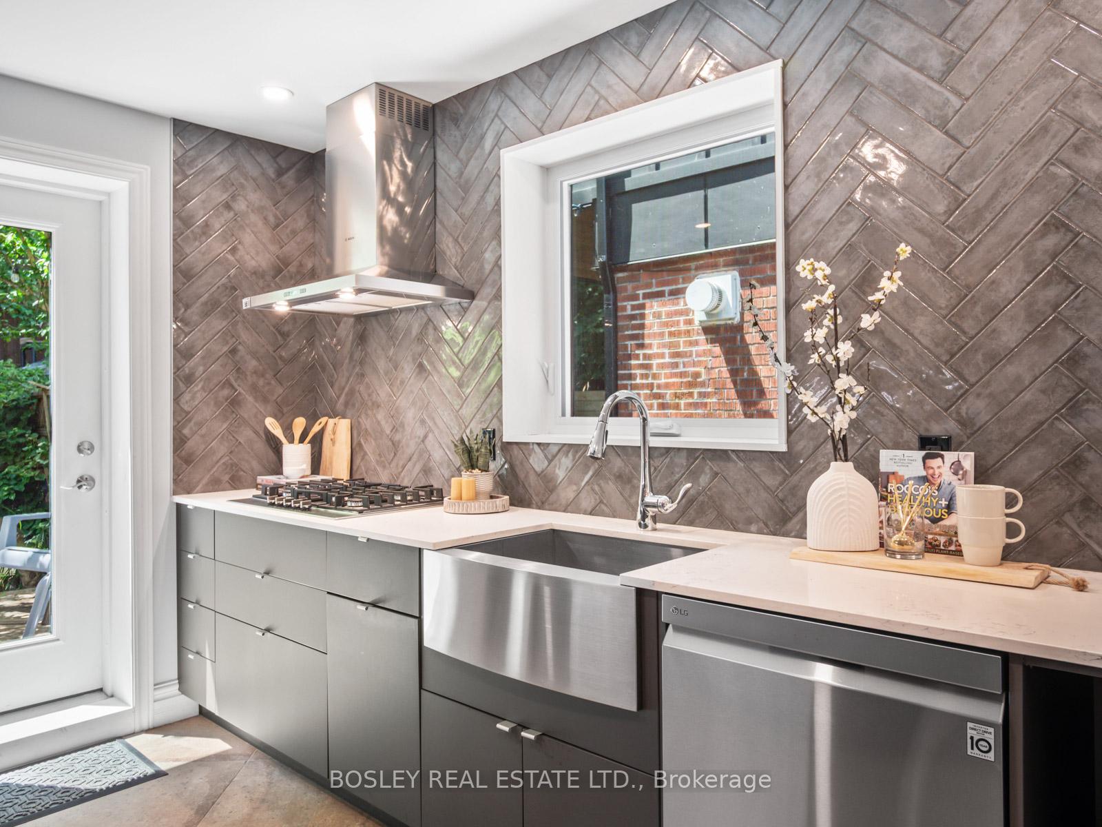 Photo 24 of 60 Glenside Avenue, Toronto, Greenwood-Coxwell — HOMEH