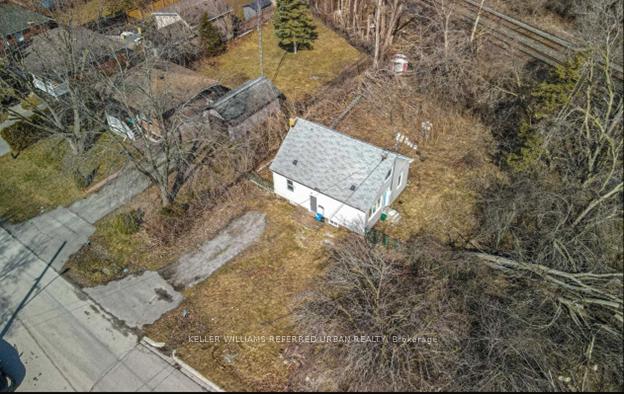 Photo 8 of 600 Hickory Street N, Whitby, Downtown Whitby — HOMEH