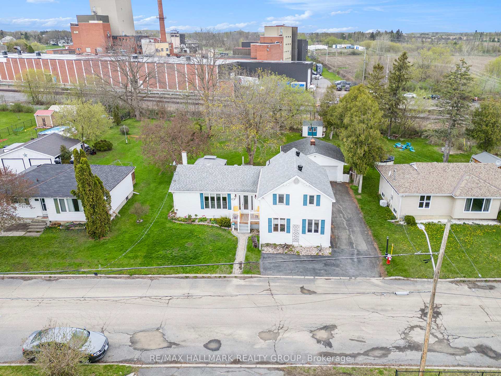Photo 28 of 61 Emma Street, North Dundas, Chesterville — HOMEH
