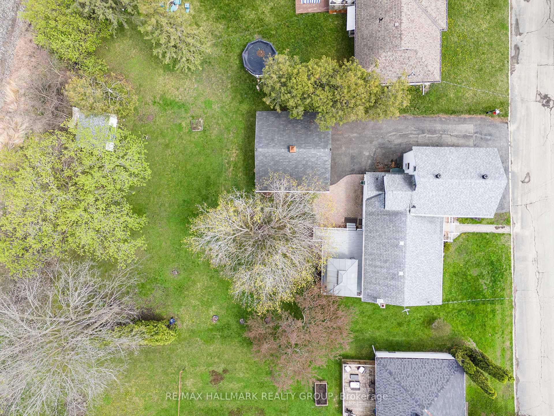 Photo 31 of 61 Emma Street, North Dundas, Chesterville — HOMEH