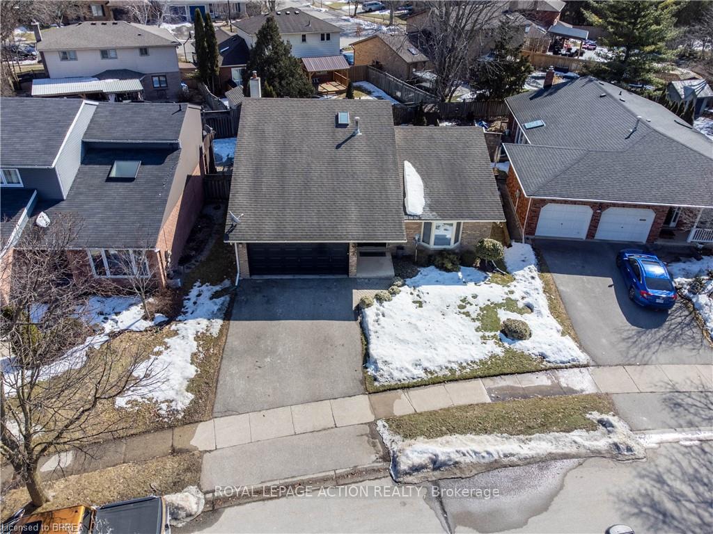 Photo 2 of 45 Skylark Road, Brantford — HOMEH