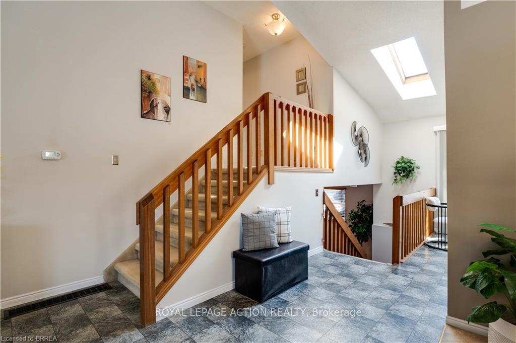 Photo 13 of 45 Skylark Road, Brantford — HOMEH