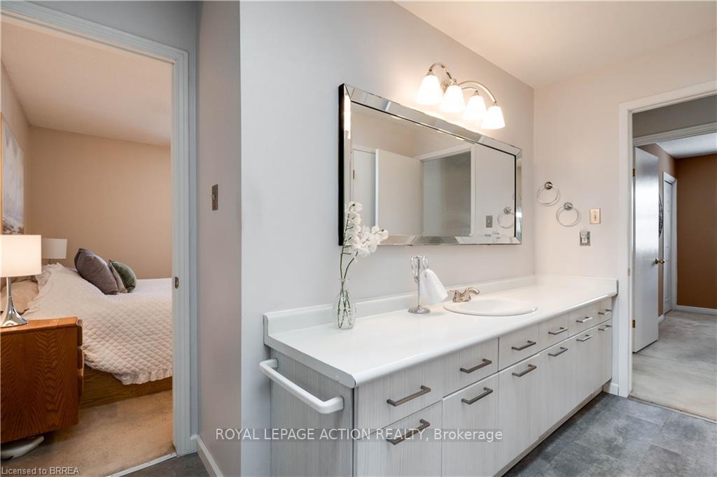 Photo 16 of 45 Skylark Road, Brantford — HOMEH