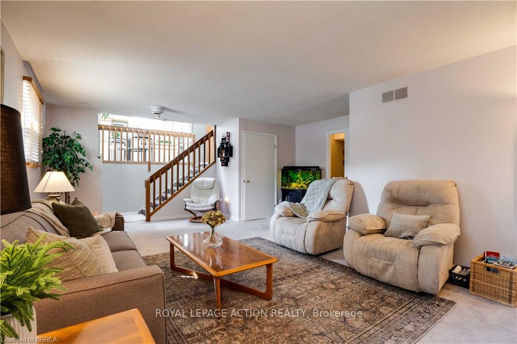 Photo 23 of 45 Skylark Road, Brantford — HOMEH