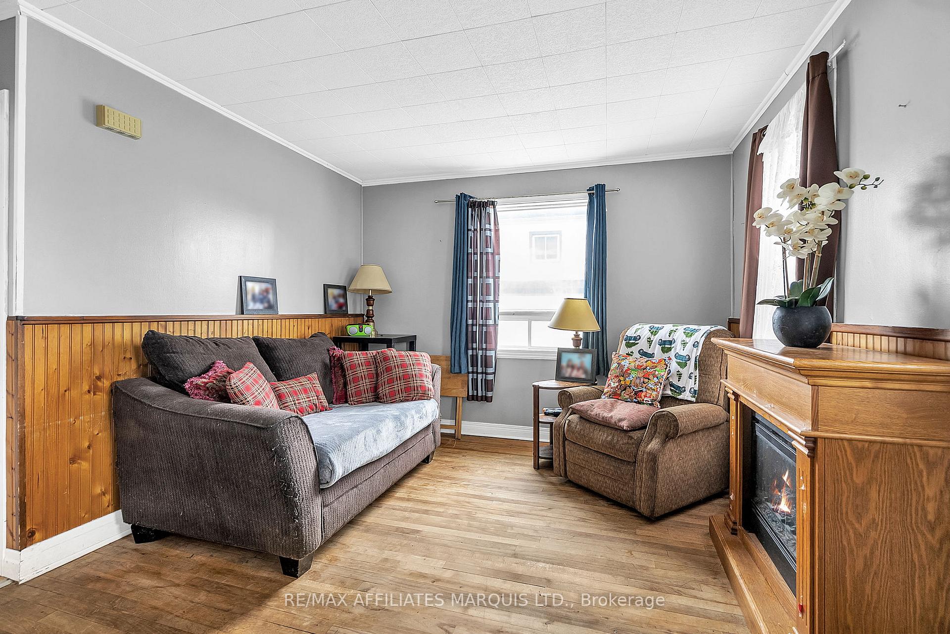 Photo 2 of 432 Eighth St Street E, Cornwall — HOMEH