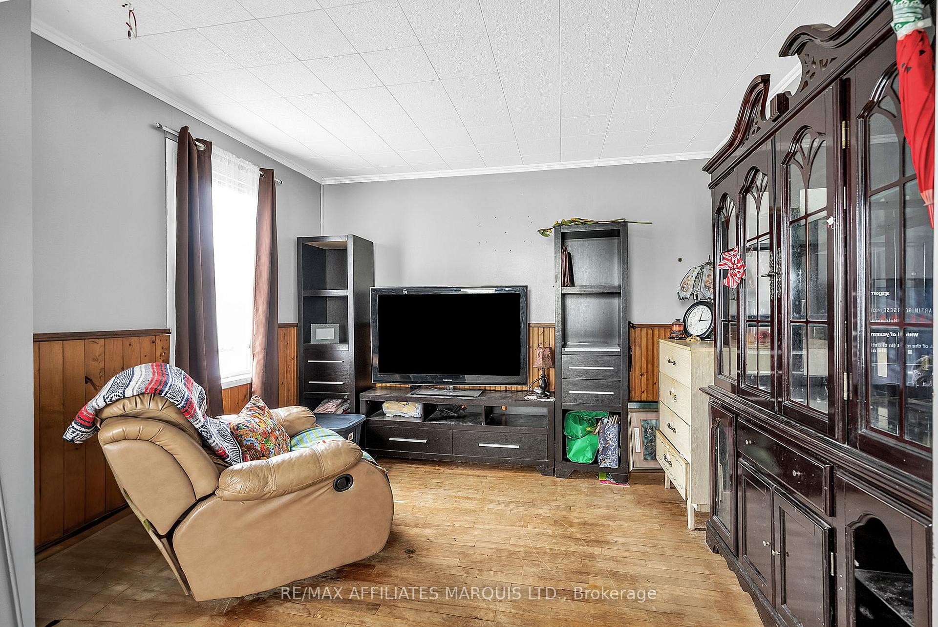 Photo 4 of 432 Eighth St Street E, Cornwall — HOMEH