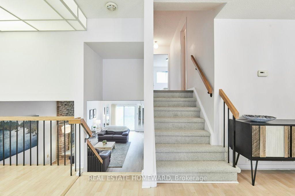 Photo 7 of 704 Abingdon Court, Pickering, West Shore — HOMEH
