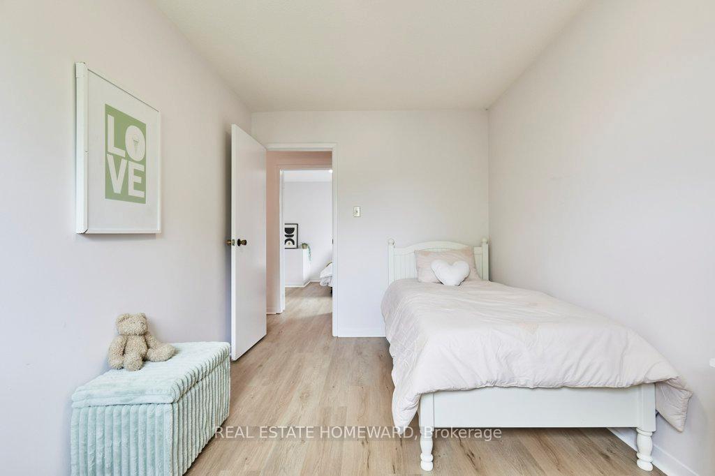 Photo 18 of 704 Abingdon Court, Pickering, West Shore — HOMEH