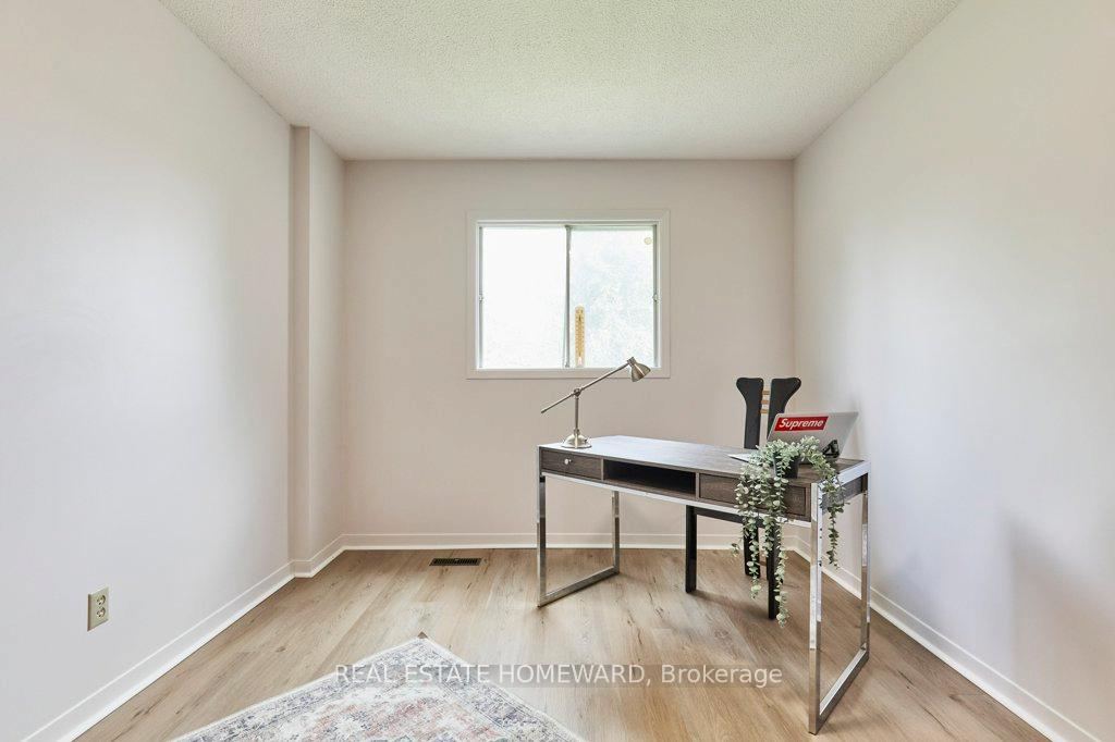 Photo 5 of 704 Abingdon Court, Pickering, West Shore — HOMEH