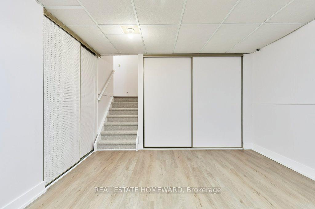 Photo 6 of 704 Abingdon Court, Pickering, West Shore — HOMEH