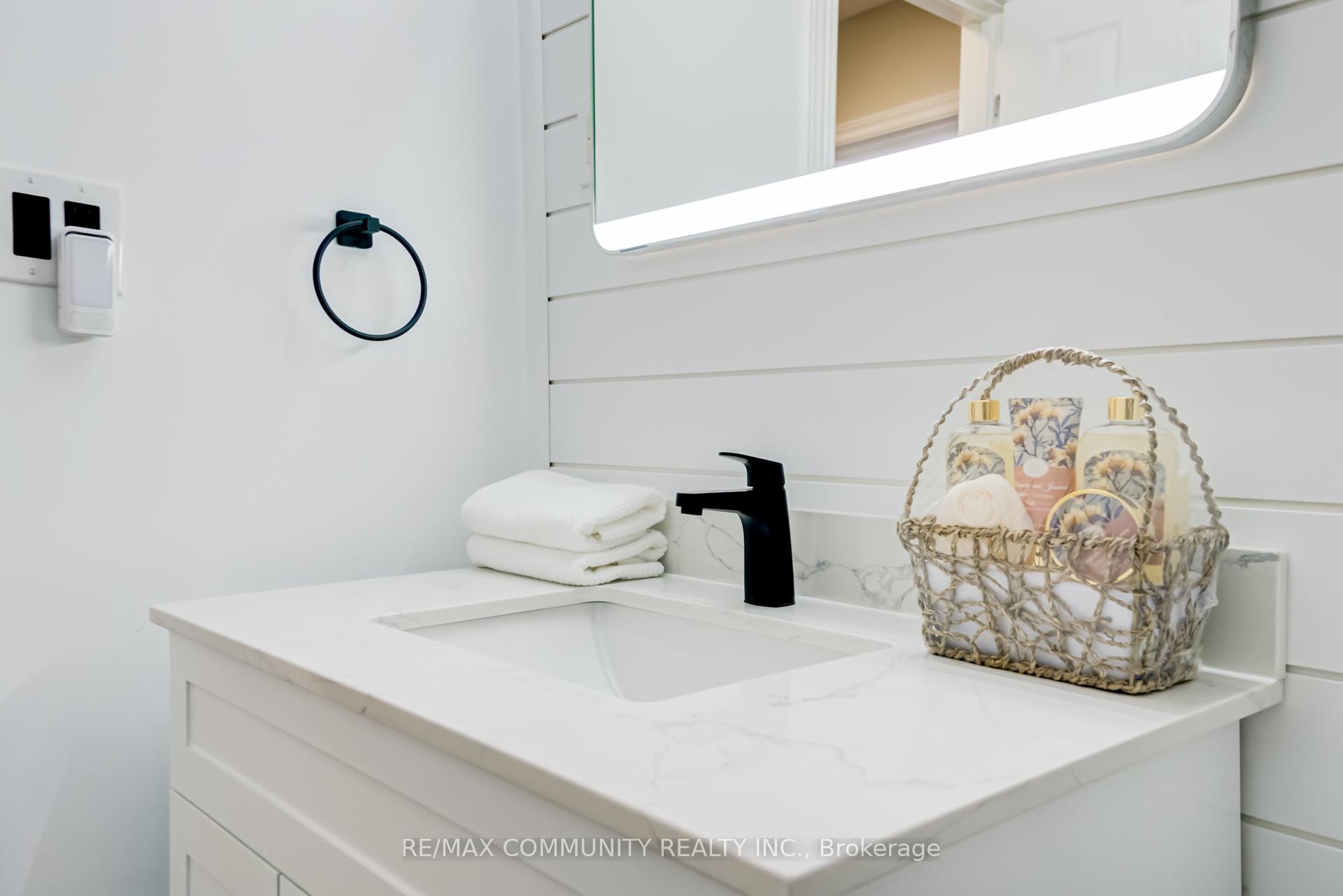 Photo 17 of 400 Maplewood Drive, Oshawa, O'Neill — HOMEH