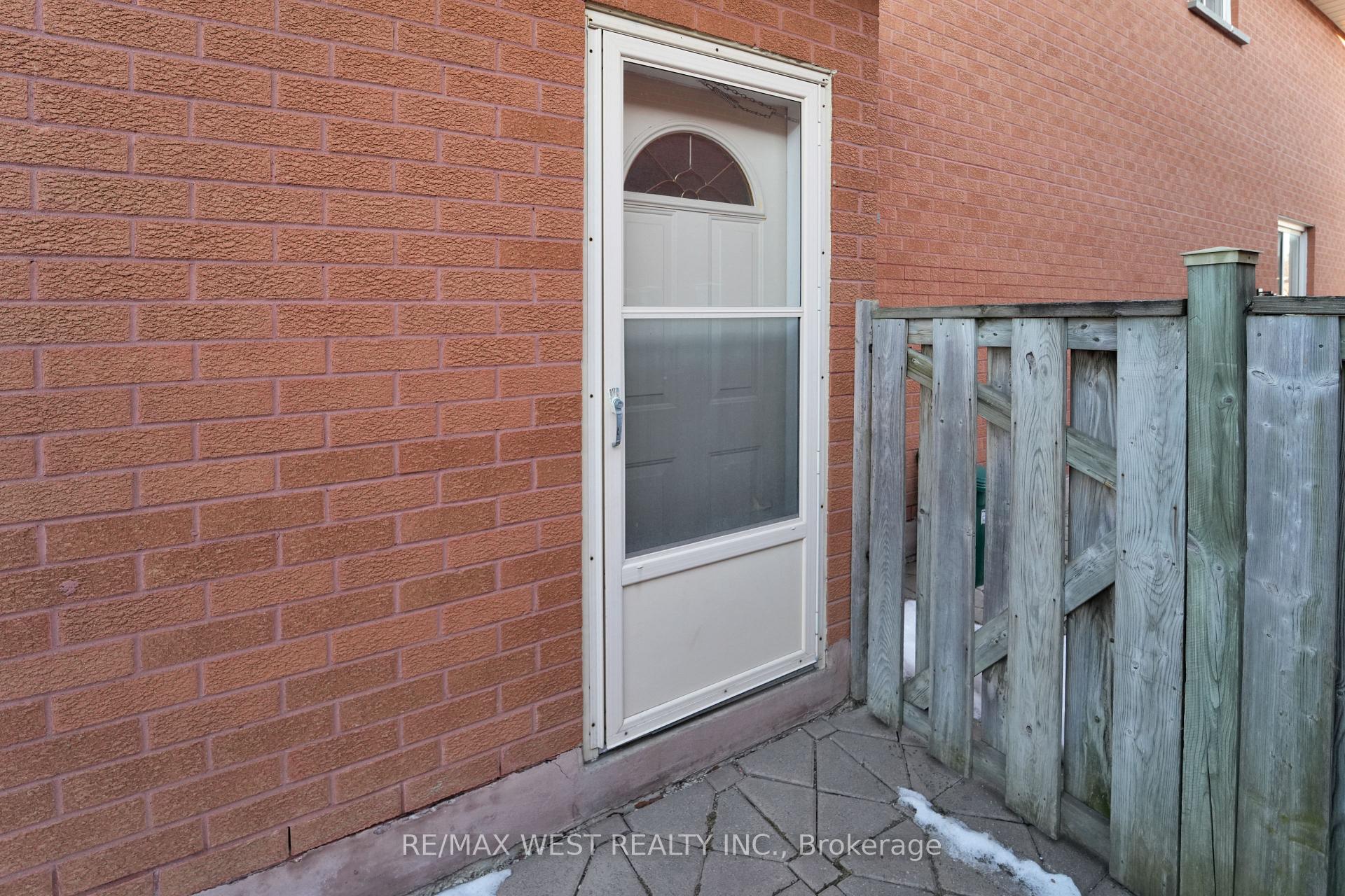 Photo 11 of 15 Jackman Crescent, Vaughan, West Woodbridge — HOMEH