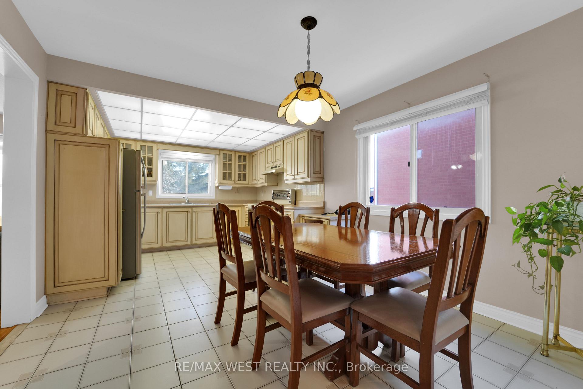 Photo 18 of 15 Jackman Crescent, Vaughan, West Woodbridge — HOMEH