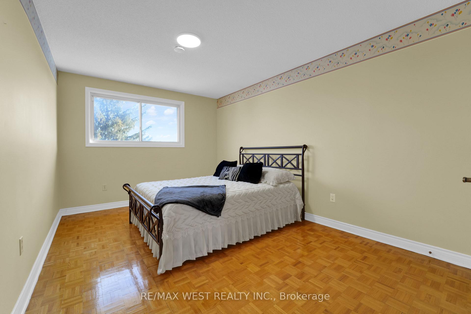 Photo 23 of 15 Jackman Crescent, Vaughan, West Woodbridge — HOMEH