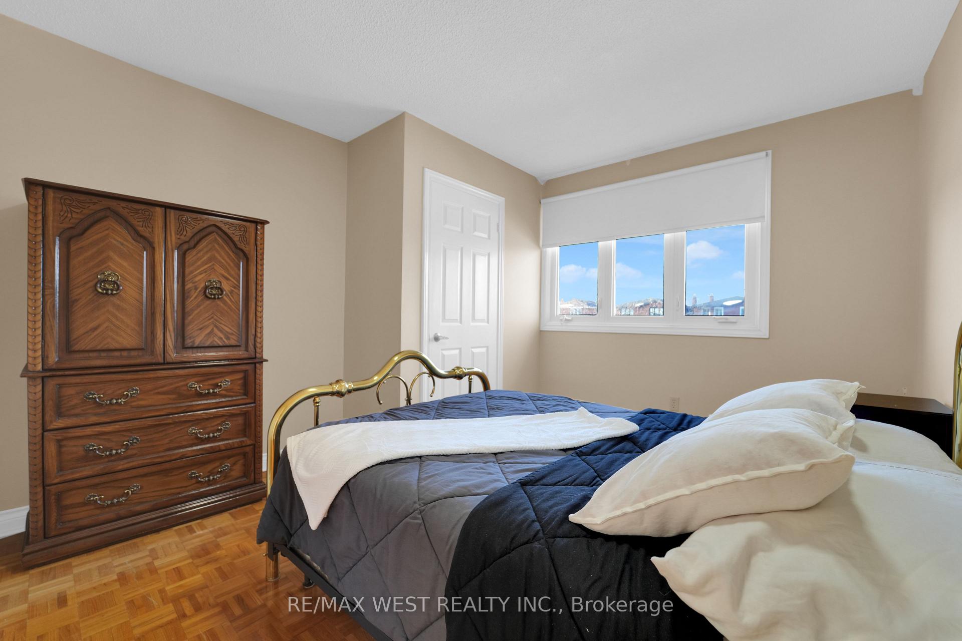 Photo 25 of 15 Jackman Crescent, Vaughan, West Woodbridge — HOMEH