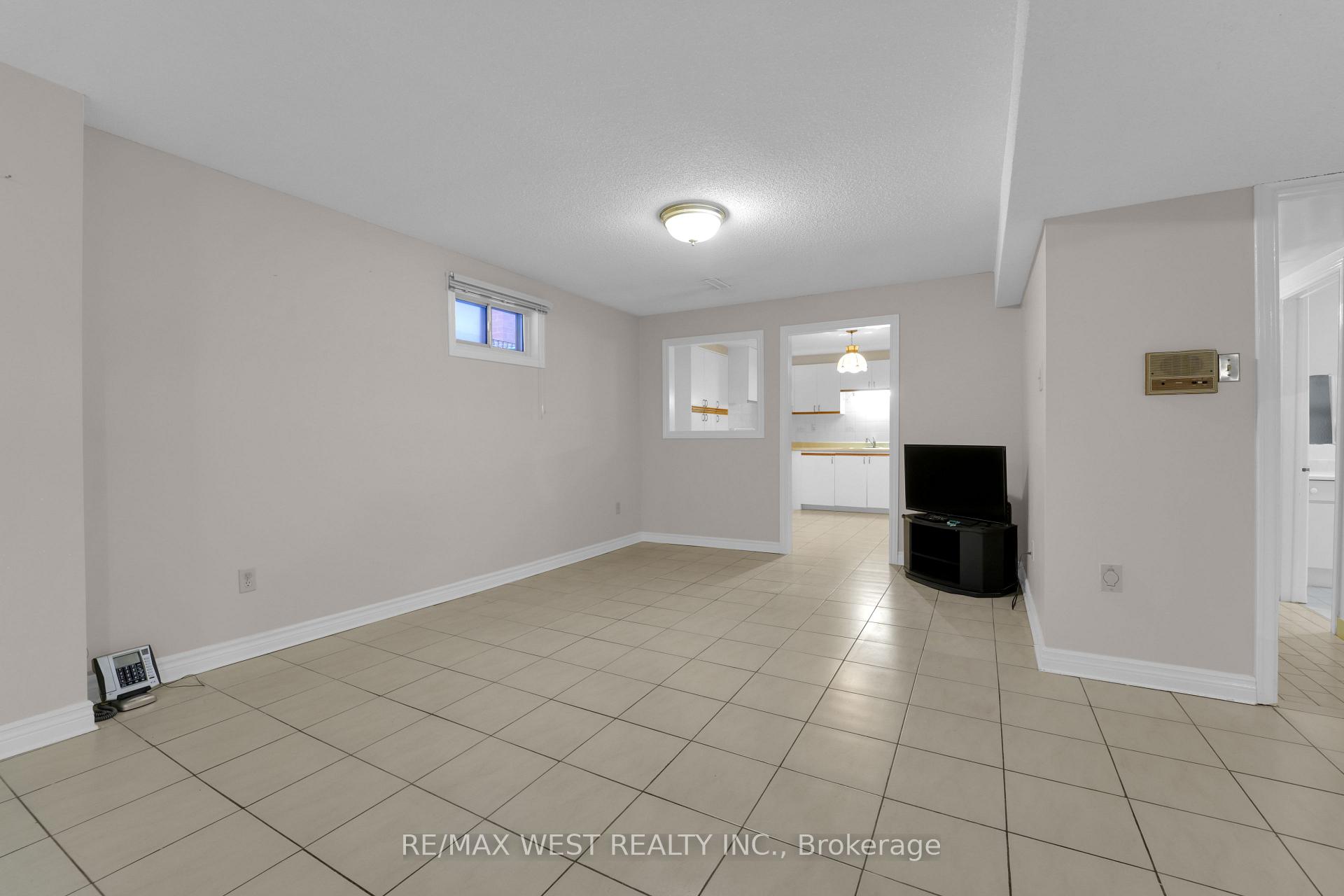 Photo 32 of 15 Jackman Crescent, Vaughan, West Woodbridge — HOMEH
