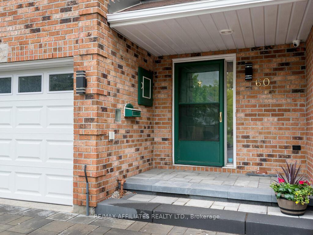 Photo 2 of 60 Royal Oak Court, Ottawa, Hunt Club Park/Greenboro — HOMEH