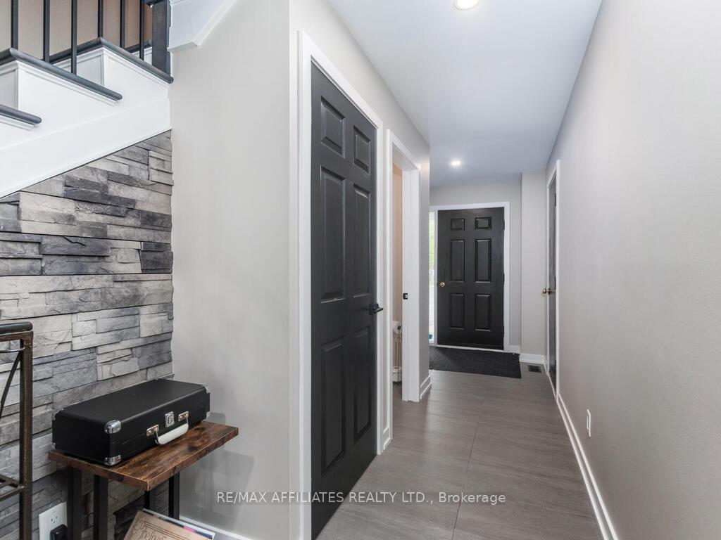Photo 7 of 60 Royal Oak Court, Ottawa, Hunt Club Park/Greenboro — HOMEH