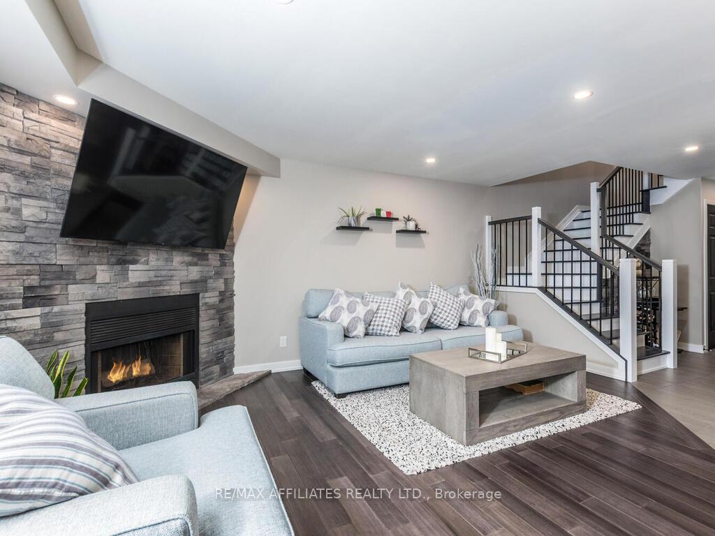 Photo 19 of 60 Royal Oak Court, Ottawa, Hunt Club Park/Greenboro — HOMEH