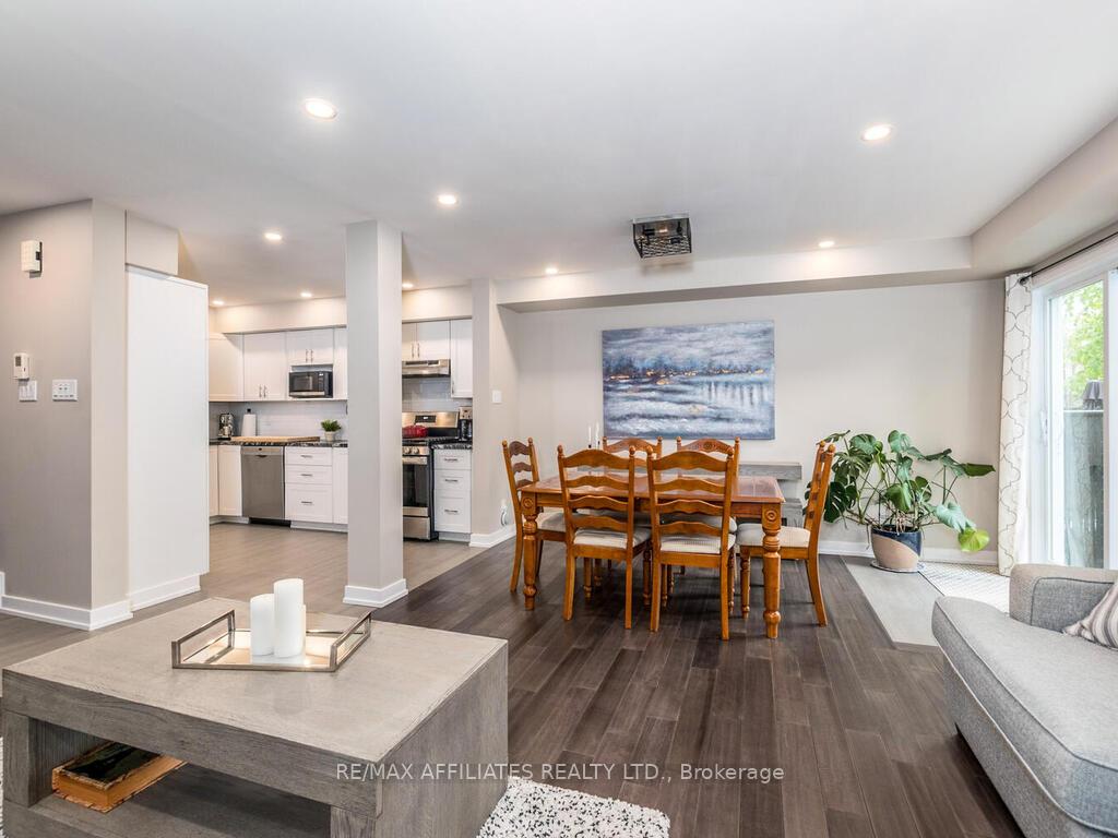 Photo 3 of 60 Royal Oak Court, Ottawa, Hunt Club Park/Greenboro — HOMEH